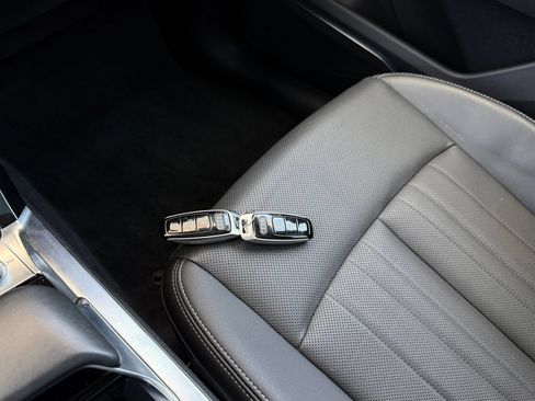 Used 2023 Audi e-tron Premium Plus w/ Premium Plus Package AWD/4WD image 50