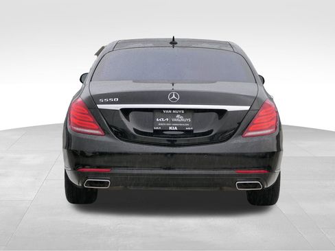 Used 2017 Mercedes-Benz S 550 Sedan image 3