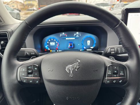 Used 2025 Ford Bronco Sport Badlands image 16