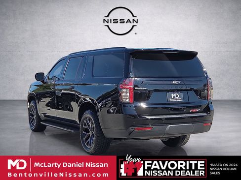 Used 2023 Chevrolet Suburban RST w/ Luxury Package AWD/4WD image 4