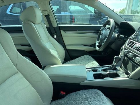 Certified 2019 Honda Accord LX image 6