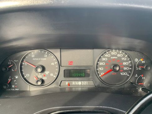 Used 2006 Ford F550 2WD Regular Cab Super Duty image 11