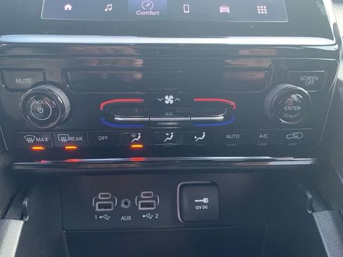 Used 2024 Jeep Grand Cherokee L Laredo w/ Trailer Tow Package image 33