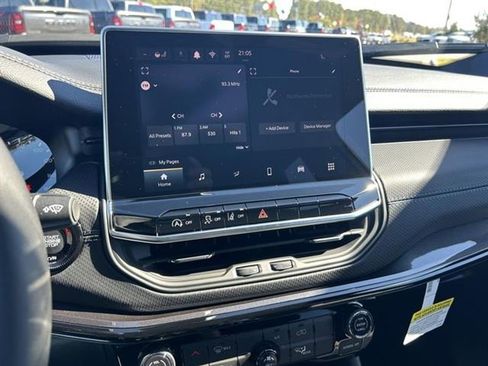 New 2026 Jeep Compass Latitude image 15