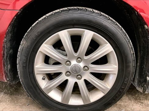 Used 2011 Chrysler 200 Touring image 9