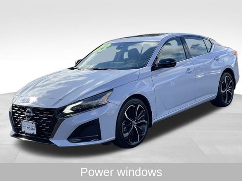 Certified 2023 Nissan Altima 2.5 SR AWD/4WD image 2
