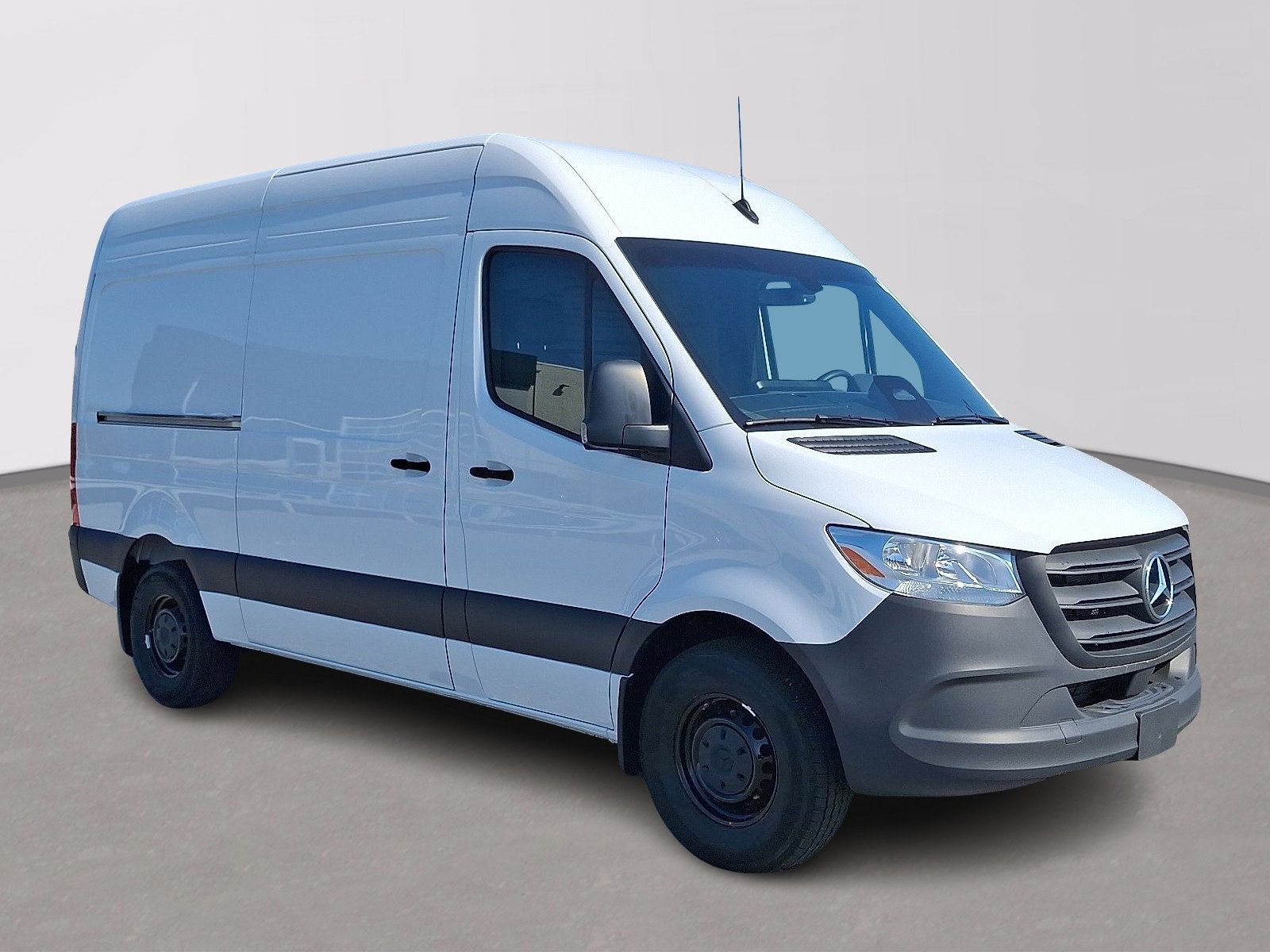 Used 2025 Mercedes-Benz Sprinter 2500 image 3