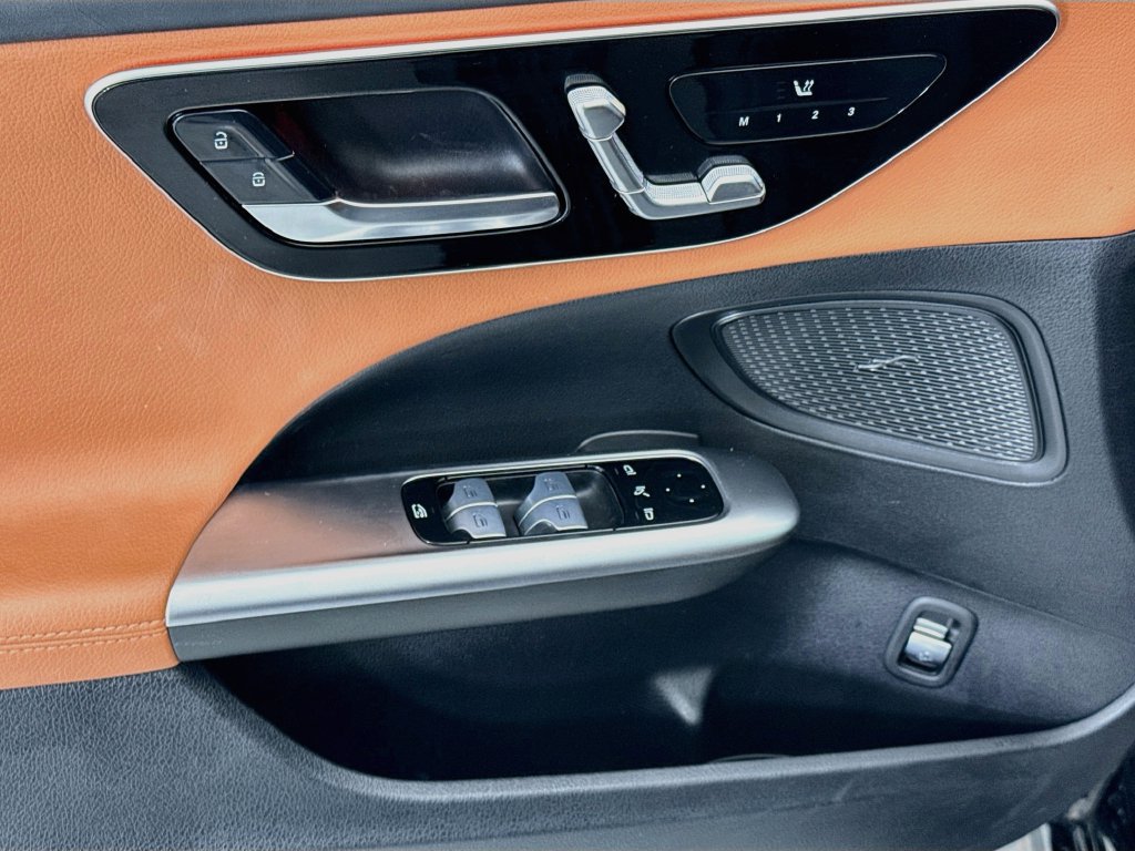 Used 2022 Mercedes-Benz C 300 Sedan image 22