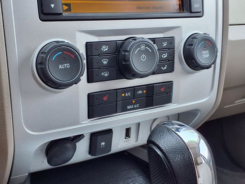 Used 2010 Mercury Mariner Premier FWD image 14