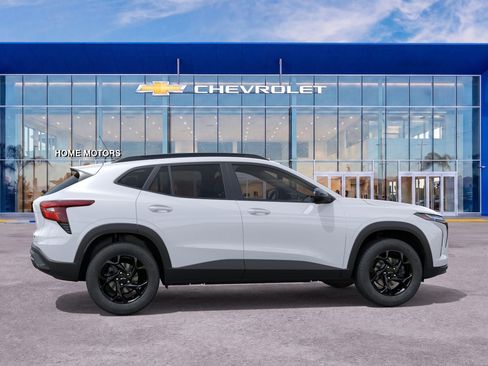 New 2026 Chevrolet Trax LT w/ Driver Confidence Package FWD image 5