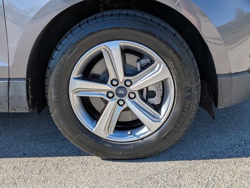 Used 2021 Ford Edge SEL w/ Convenience Package image 11