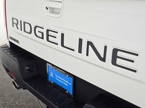 Certified 2025 Honda Ridgeline RTL image 13