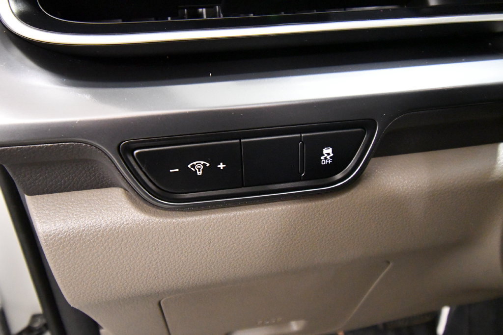 Certified 2025 Kia Carnival FWD image 19