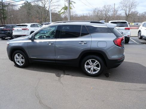 Used 2020 GMC Terrain SLE w/ Driver Convenience Package image 8