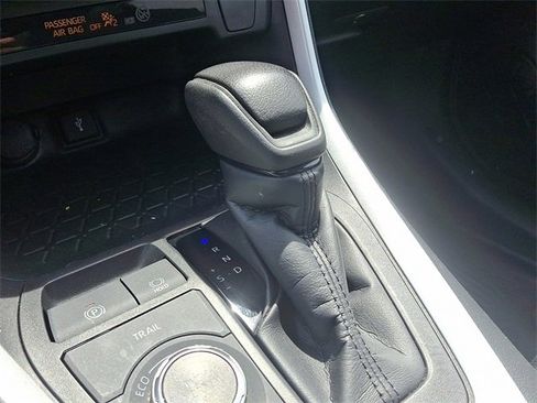 Used 2022 Toyota RAV4 XLE image 15