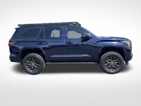 Used 2024 Toyota Sequoia Platinum AWD/4WD image 2