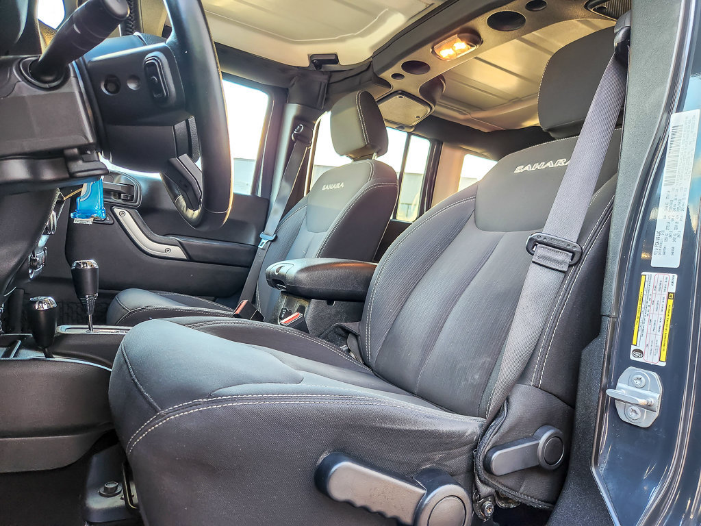 Used 2018 Jeep Wrangler Unlimited Sahara AWD/4WD image 7
