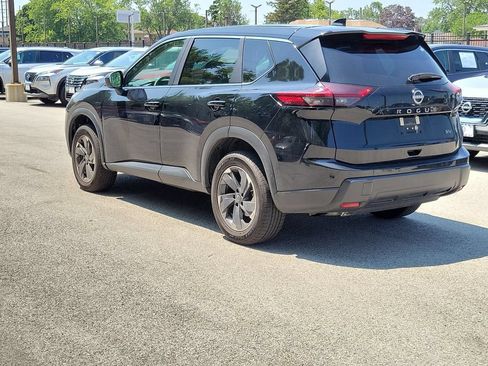 Used 2024 Nissan Rogue SV FWD image 3