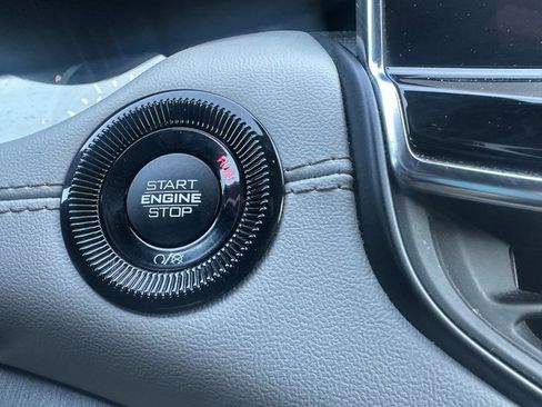 Used 2024 Jeep Compass Limited image 37