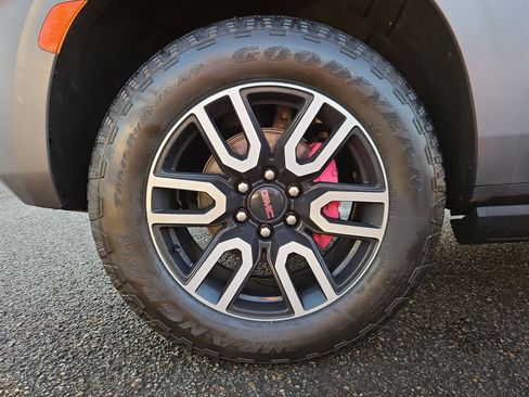 Used 2021 GMC Yukon AT4 w/ AT4 Premium Plus Package image 33