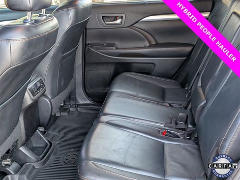 Used 2019 Toyota Highlander XLE image 21