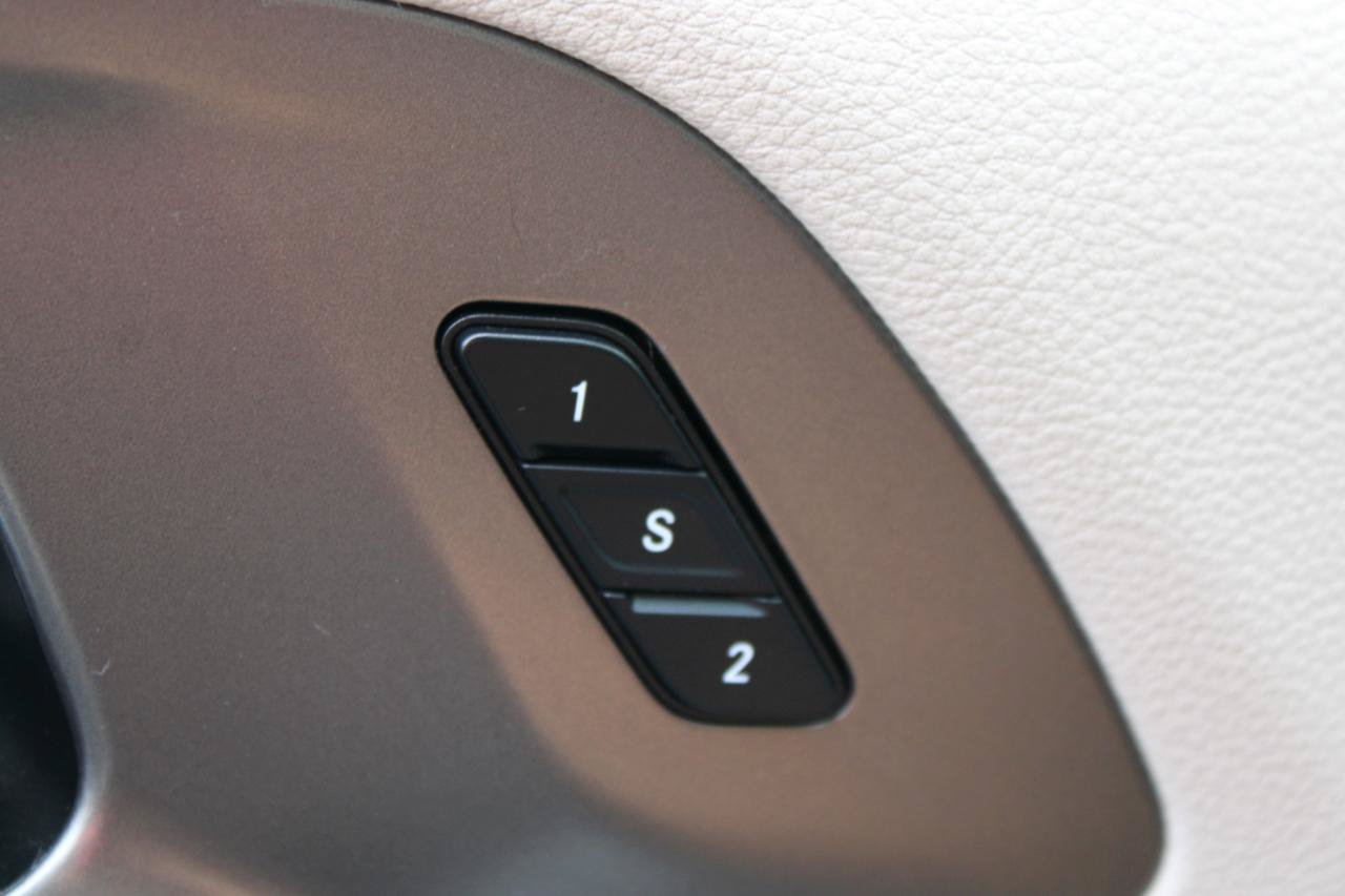 Used 2023 Chrysler Pacifica Touring-L FWD image 15
