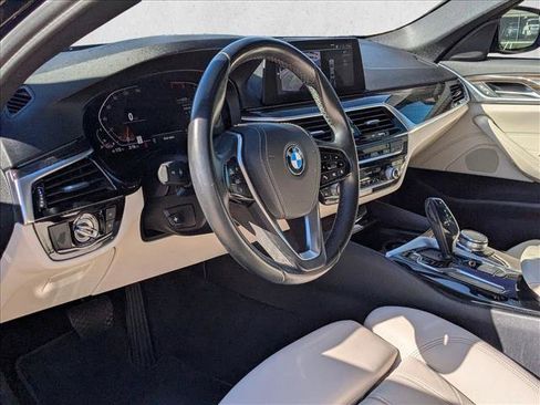 Used 2020 BMW 530i w/ Convenience Package image 9