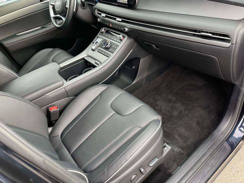 Used 2024 Hyundai Palisade SEL w/ Premium Package image 11