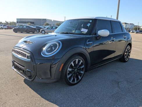 Used 2022 MINI Cooper S image 9