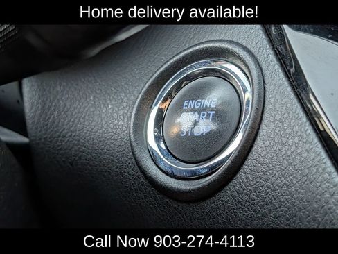 Used 2021 Toyota C-HR XLE FWD image 22