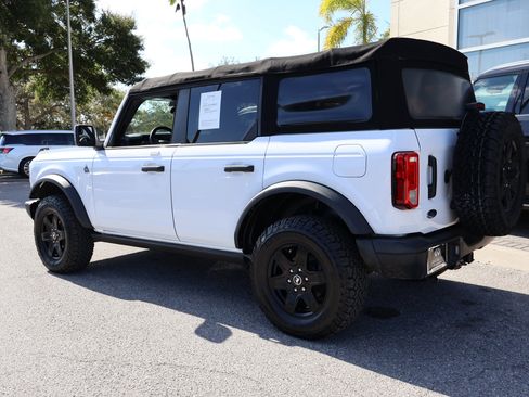 Used 2022 Ford Bronco Black Diamond image 6