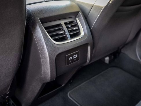 Used 2025 Chevrolet Blazer LT image 14