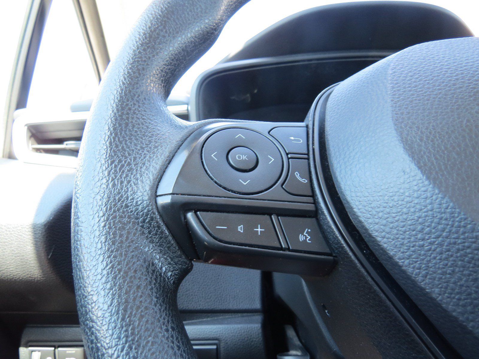 Used 2024 Toyota Corolla LE FWD image 14