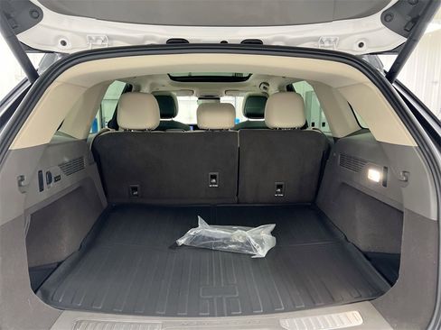 Used 2025 Lincoln Nautilus Reserve image 25