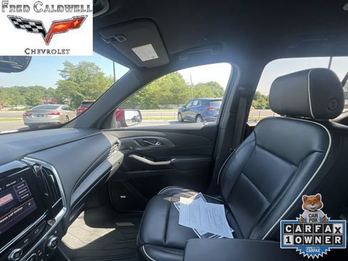 Used 2023 Chevrolet Traverse Premier FWD image 11