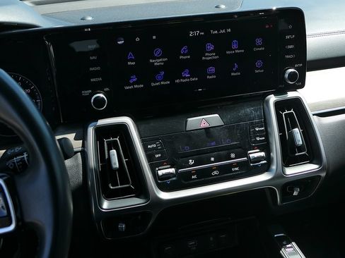 Used 2023 Kia Sorento EX w/ Panoramic Sunroof Package FWD image 19