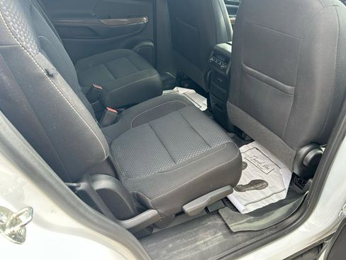 Used 2022 GMC Acadia SLE w/ LPO, Floor Liner Package image 11