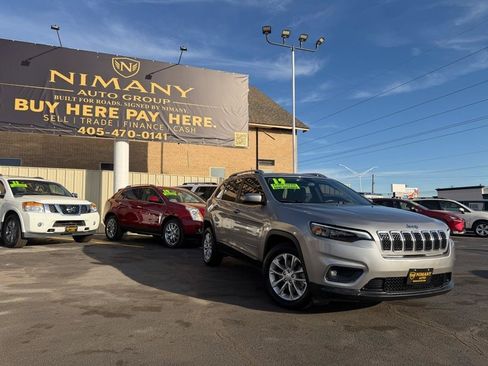 Used 2019 Jeep Cherokee Latitude w/ Popular Appearance Group FWD image 34