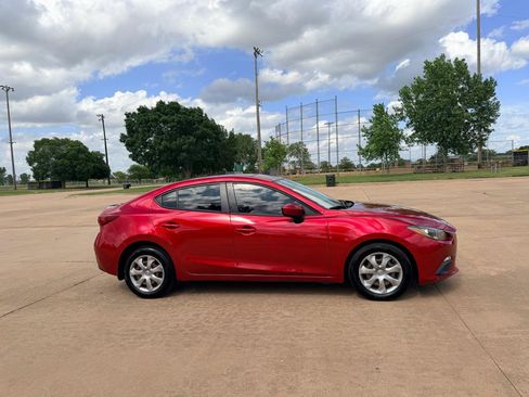 Used 2016 MAZDA MAZDA3 i Sport FWD image 27