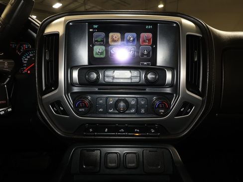 Used 2018 GMC Sierra 1500 SLT w/ SLT Premium Package image 16