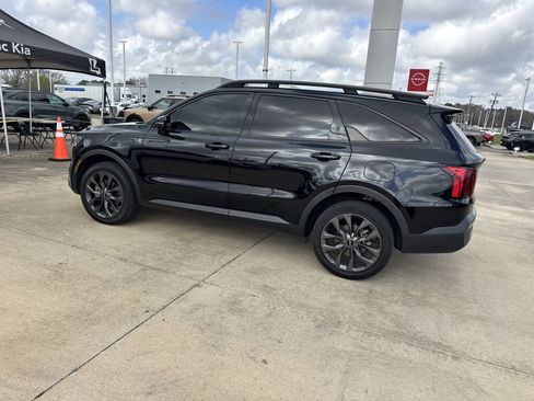 Certified 2023 Kia Sorento X-Line EX image 23