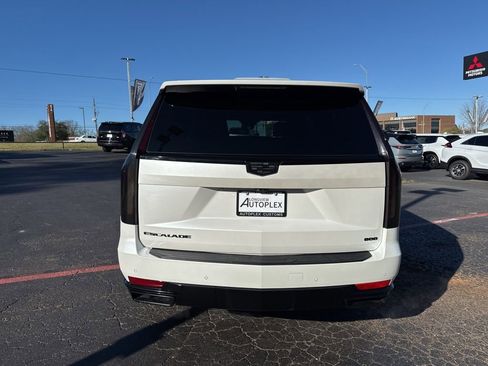 Used 2023 Cadillac Escalade ESV Premium Luxury w/ Performance Package image 7