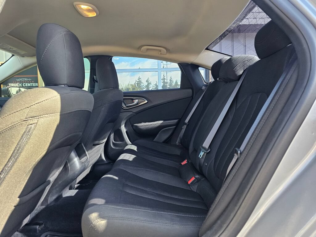 Used 2016 Chrysler 200 LX FWD image 17