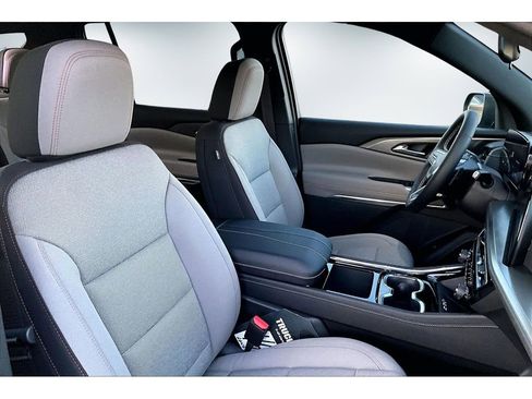 New 2026 Chevrolet Traverse LT image 11