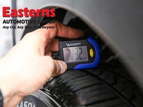 Used 2023 Subaru Forester Premium image 31