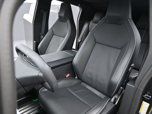 Used 2024 Tesla Cybertruck AWD Crew Cab image 11