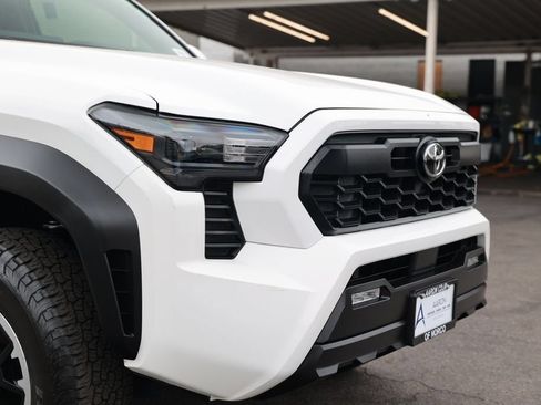 Used 2024 Toyota Tacoma TRD Off-Road AWD/4WD image 7