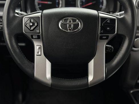 Used 2018 Toyota 4Runner SR5 AWD/4WD image 14