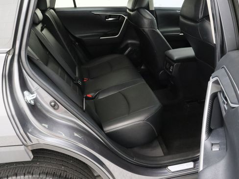 Certified 2022 Toyota RAV4 Limited FWD image 36