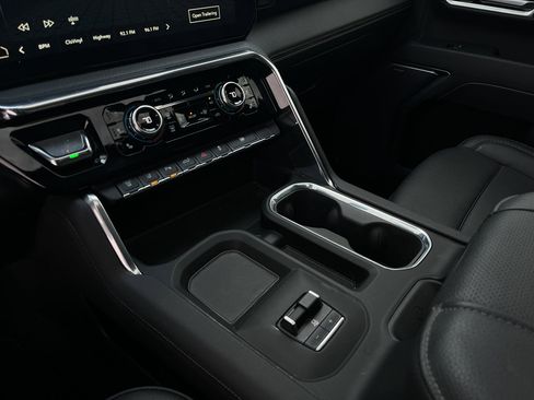 Used 2025 GMC Sierra 3500 Denali w/ Denali Reserve Package image 20